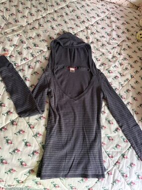 UNIONBAY Gray Ribbed Hooded Top with Metallic Stitching